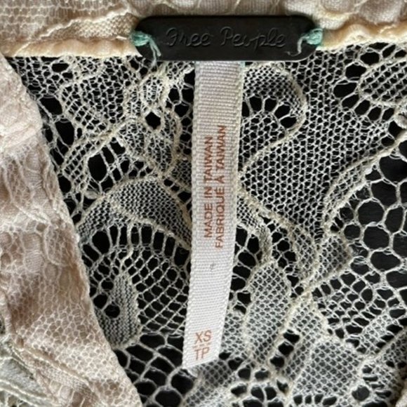 FREE PEOPLE LACE BLOUSE XSmall  Antique Ivory with Long Sleeves, Drop Shoulders - Picture 8 of 13